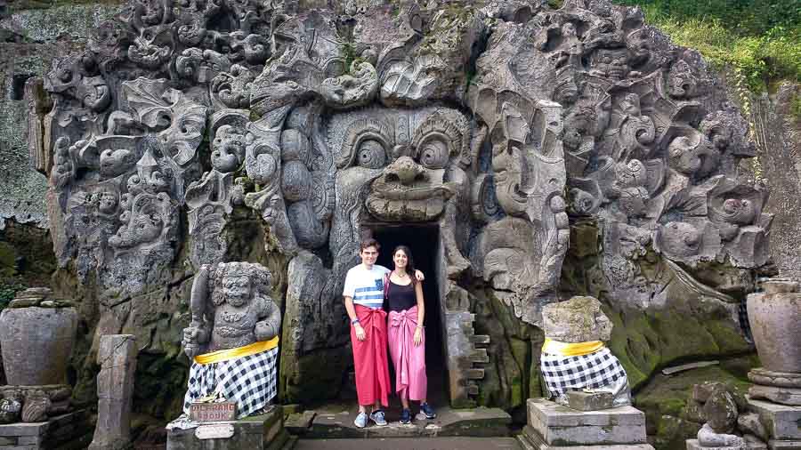 Entrada a la gruta Goa Gajah cueva del elefante. ruta bali 7 dias