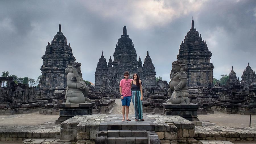 Prambanan templo ultimo vista principal en Yogyakarta