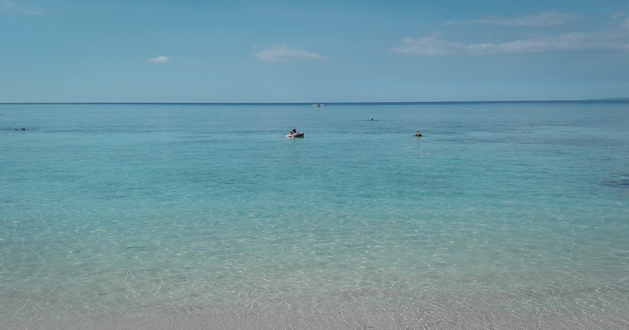 playa paradisiaca aguas cristalinas para buceo islas gili