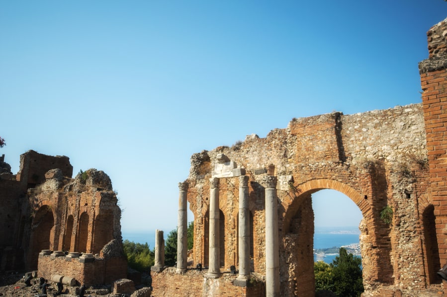 Escenario del Teatro Antico de Taormina Sicilia Italia mejores atracciones en taormina