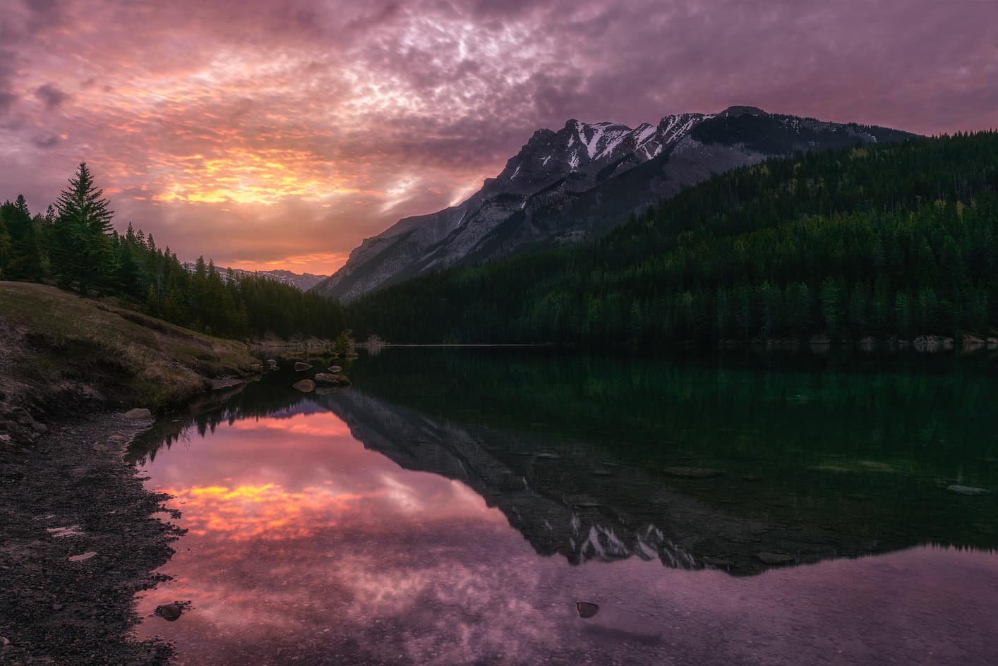 Minnewanka Lake banff national park canadian rockies road trip and canadian western 2 weeks canadian rockies