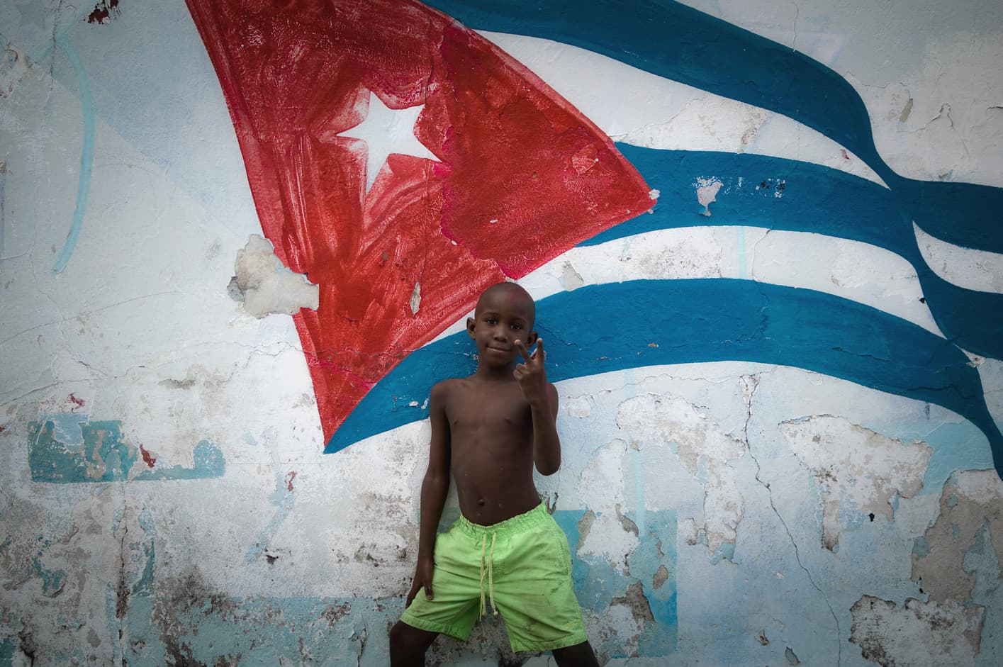 Niño en cuba Bandera La habana Itinerario de viaje para mochileros norte de cuba en 15 dias