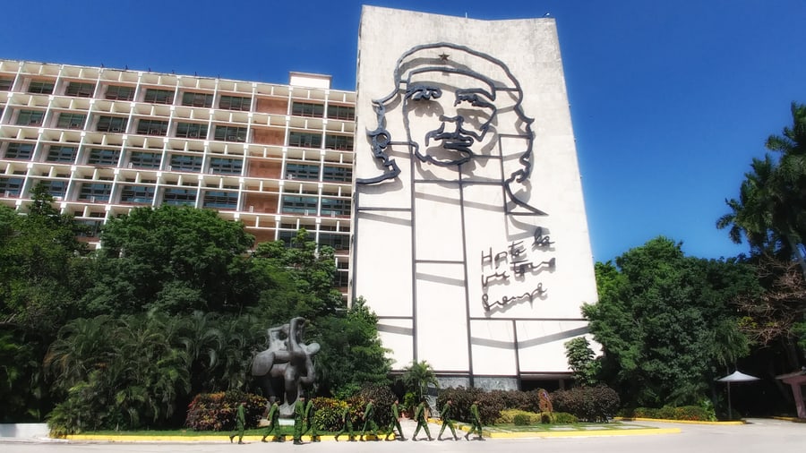 Relief of Che in the Revolution Square