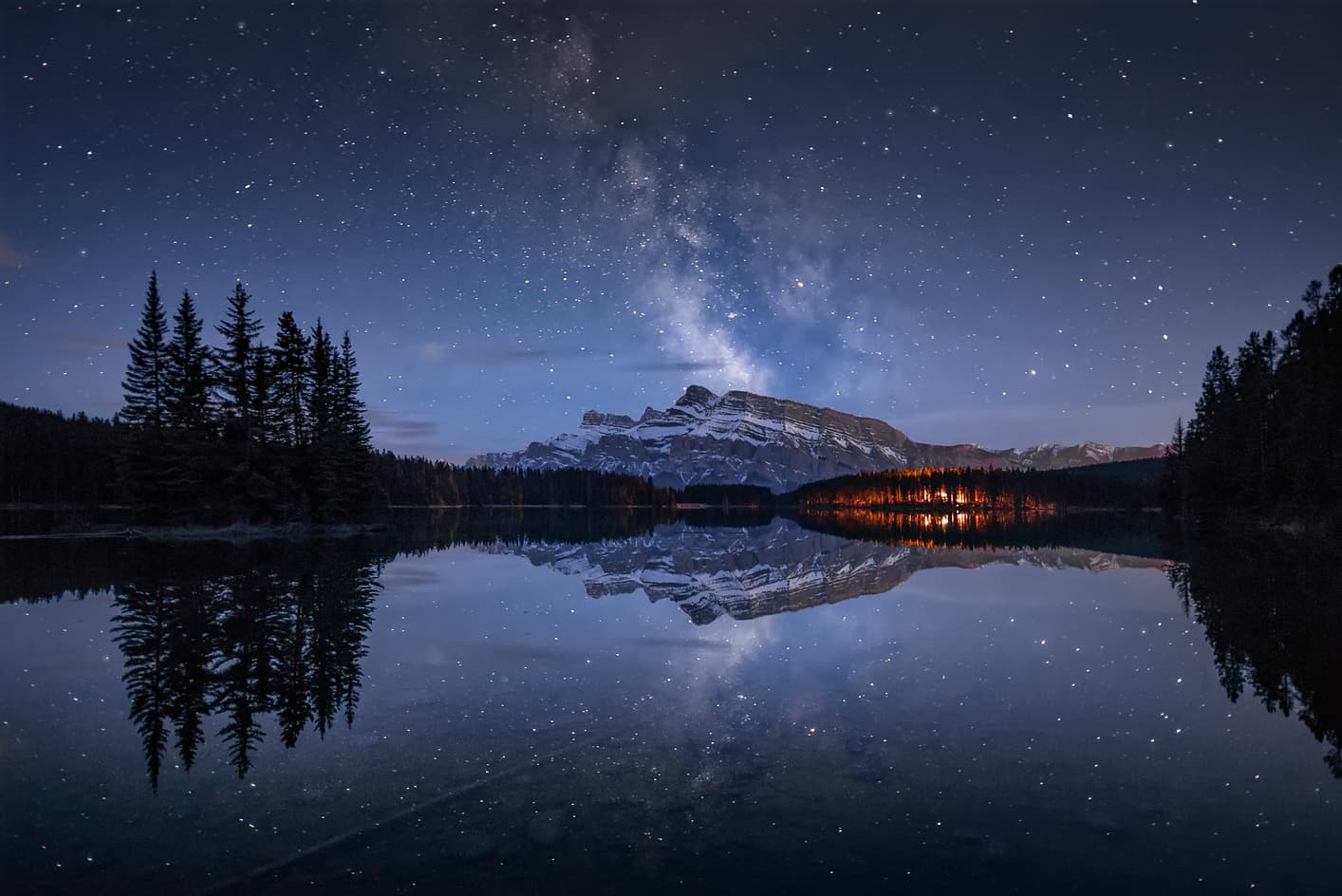 Milky way two jack lake banff canada alberta mirror pines sky photography night banff things you cannot miss at the canadian rockies campgrounds