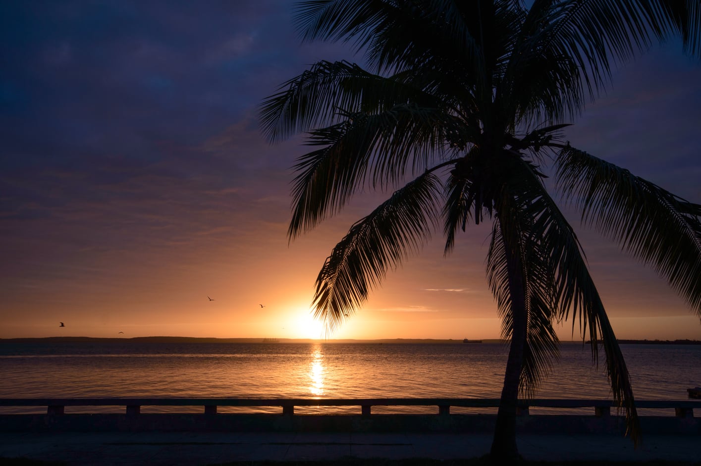 cienfuegos in one day guide. malecon sunset