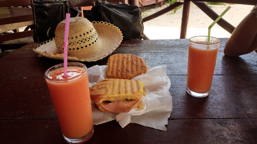 Desayuno en Cayo Jutías Cuba. guia completa. donde comer en cayo jutías