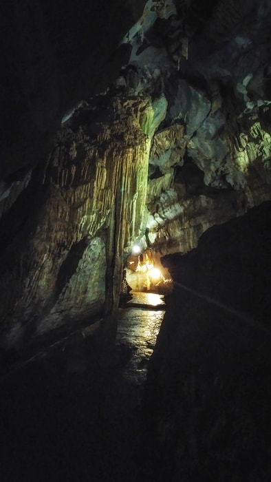 Estalactitas en la Cueva del Indio Cuba Viñales. viajar a viñales 4 dias