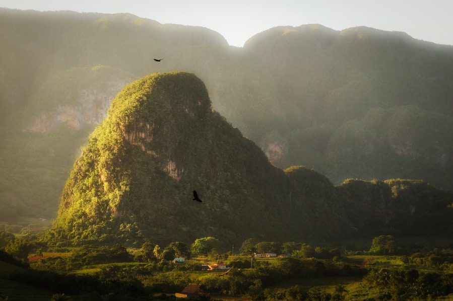 Mogote valle viñales cuba. guia definitiva de valle de viñales en 4 días