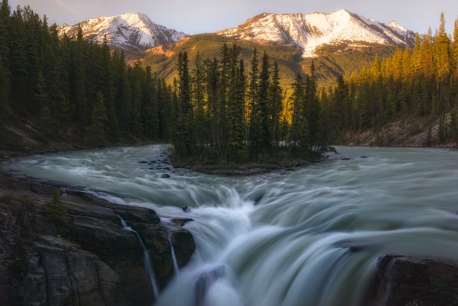 sunwapta falls parque nacional de jasper montañas rocosas. itinerario de viaje a jasper