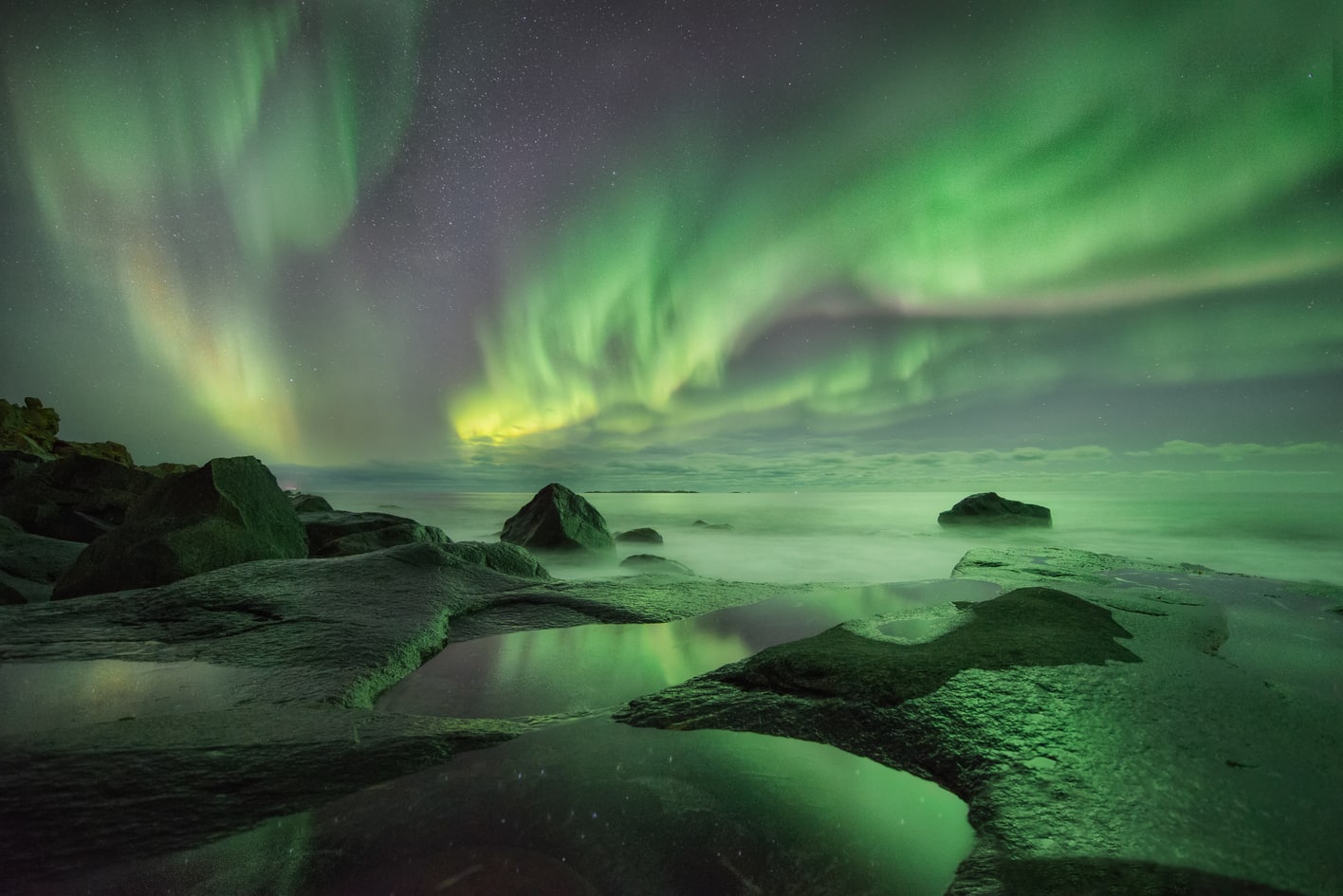 Auroras boreales en el mar 