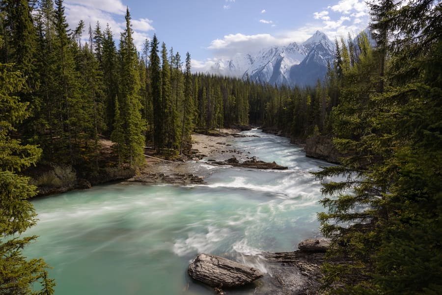 que ver en el parque nacional yoho natural bridge 