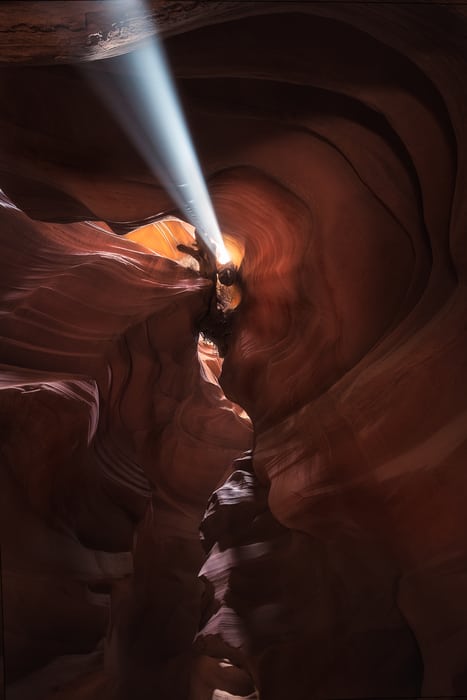 Light beam through slot canyon, antelope canyon tours