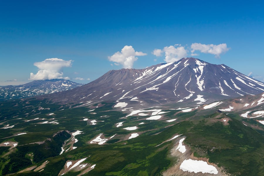 bears and volcanoes tour in kamchatka photography