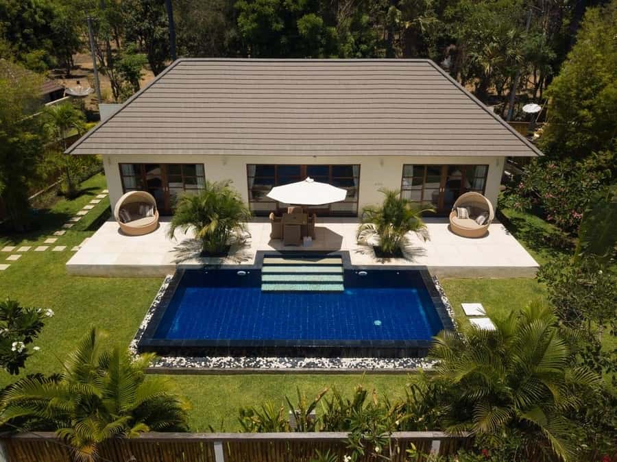 piscina en medio de la selva en Bali alojamientos