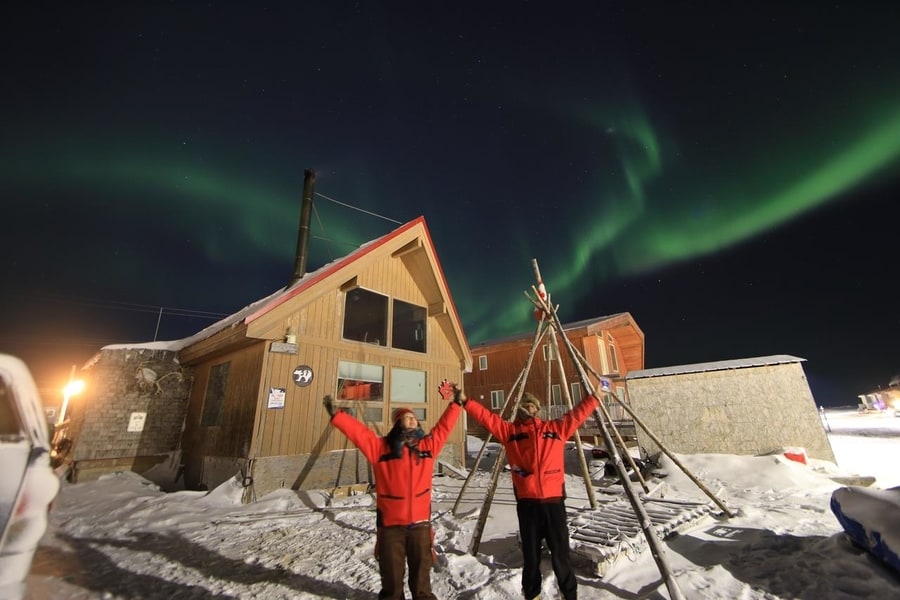 best aurora boreal hotel in canada