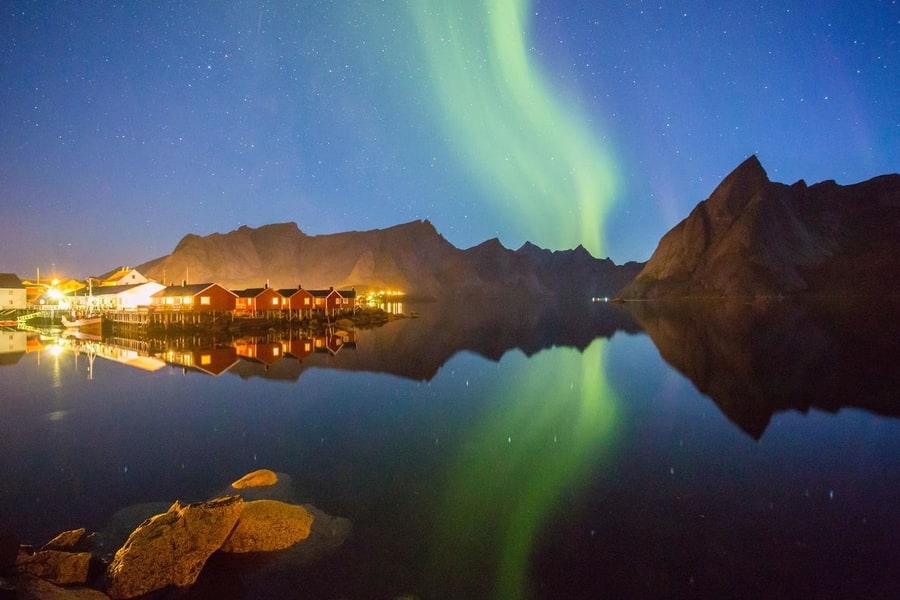 mejores hoteles para ver auroras boreales en lofoten eliassen rorbuer