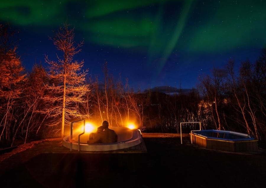 mejor hotel jacuzzi sauna para ver la Aurora Boreal en Islandia
