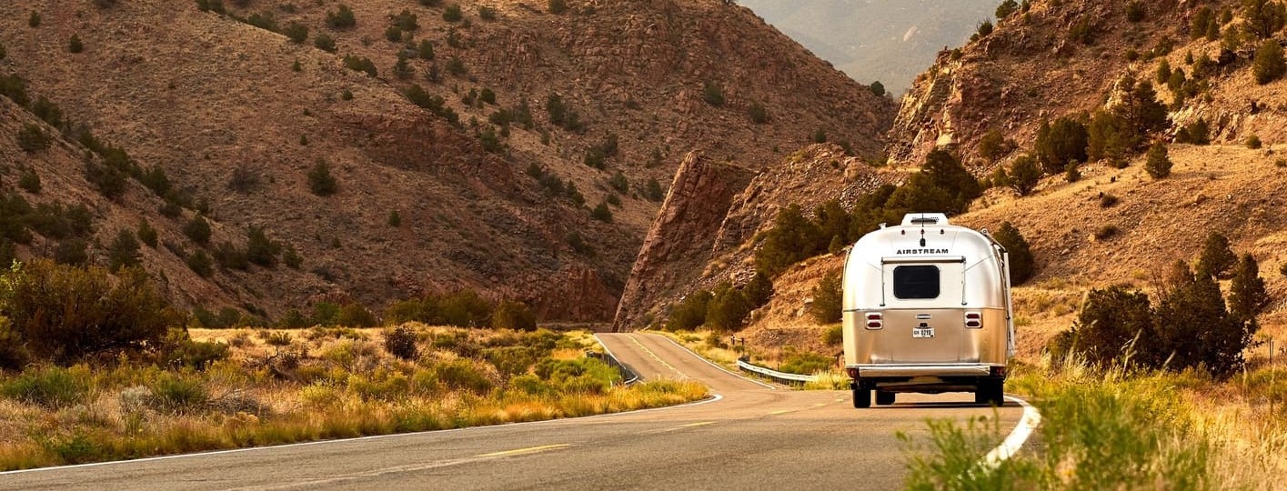 Motorhome in the desert, campervan rentals in the usa