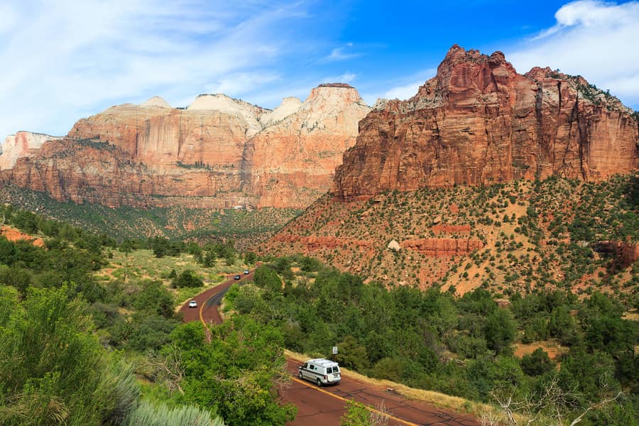 Viaje en RV, alquilar una caravana en Las Vegas con kilometraje ilimitado
