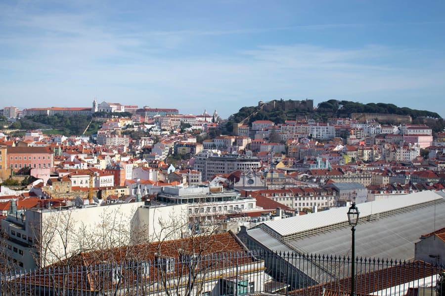 Visit the best lookouts of Lisbon