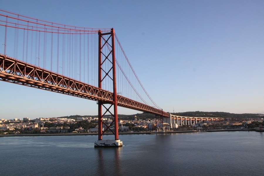 Cross the 25 de Abril Bridge, another thing to do in Lisbon
