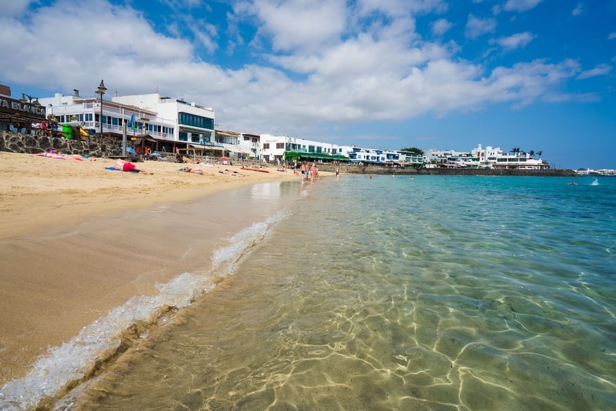 Playa Blanca, un lugar donde buscar hoteles en Lanzarote