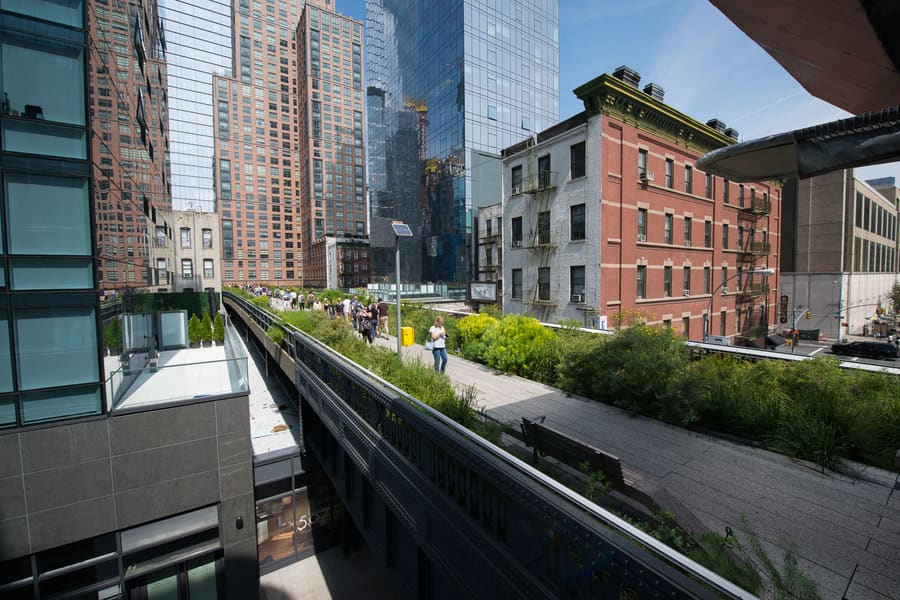 The High Line, affordable transportation in new york city