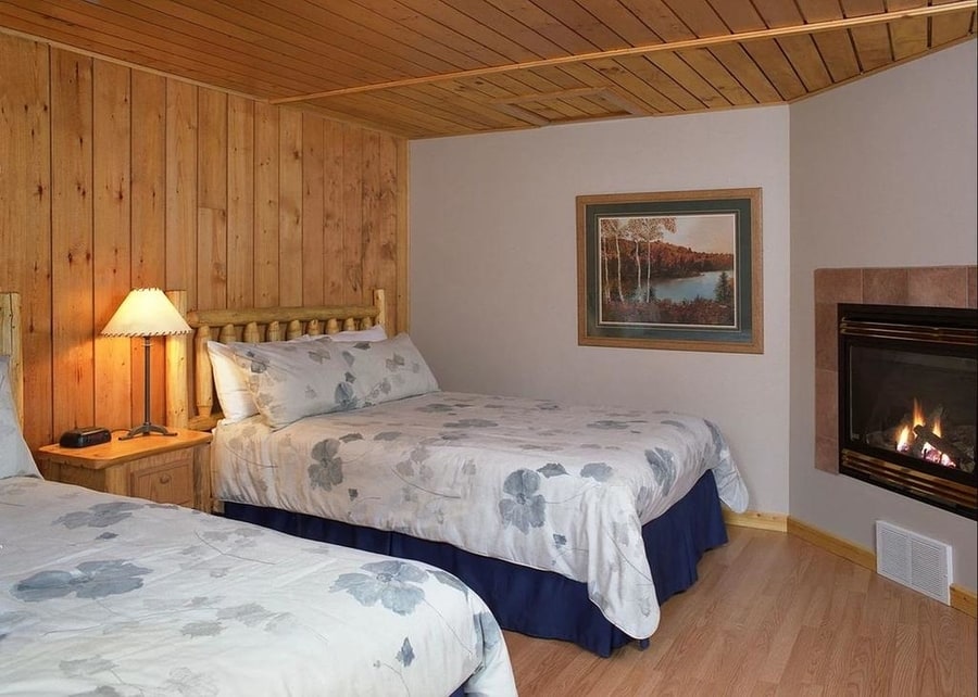 Overlander Mountain Lodge, alojamiento en entrada este del Jasper National Park