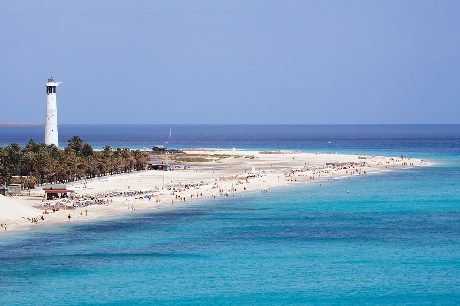Matorral Beach, which airlines fly direct to fuerteventura