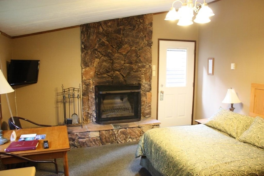 Sunwapta Falls Rocky Mountain Lodge, un buen hotel en Jasper donde dormir