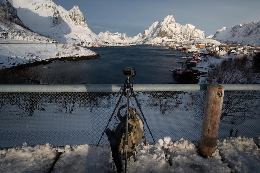 attaching my camera bag to the counterweight hook in lofoten islands