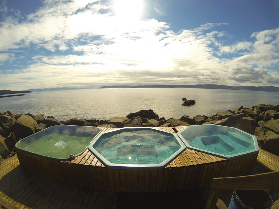 Drangsnes Hot Pots, las aguas termales de Islandia con mejores vistas