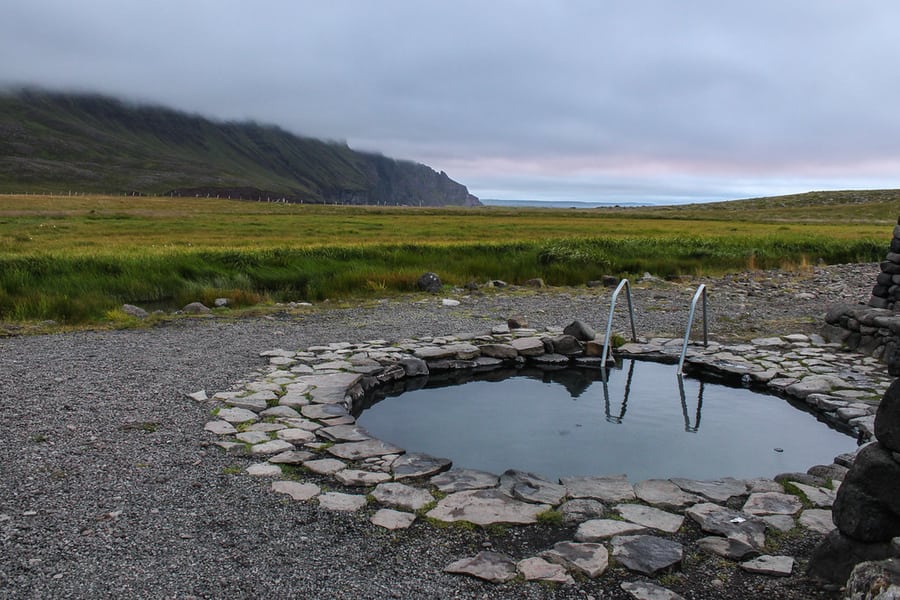 Grettislaug, piscina de aguas termales en Islandia famosa