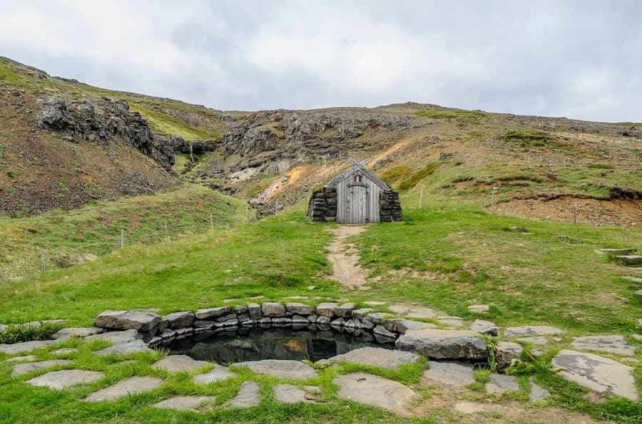 Guðrúnarlaug, hot springs Iceland free