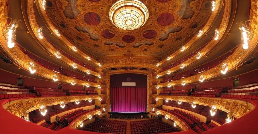 Visitar el Liceu, algo que se puede hacer en Barcelona