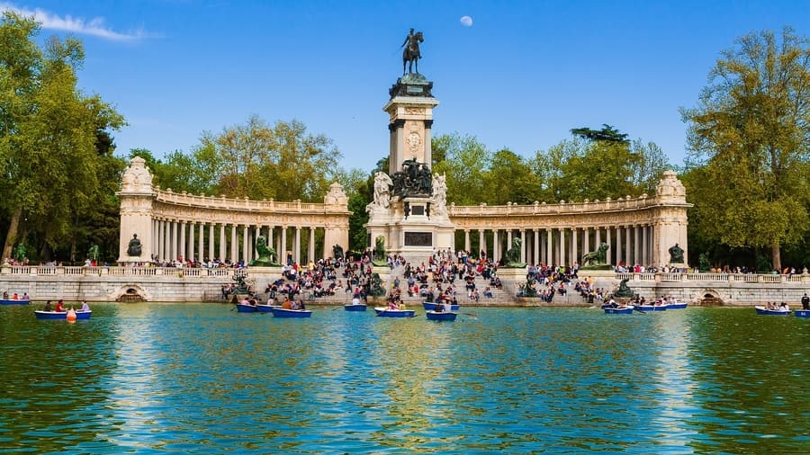 El Retiro Park, a can't-miss attraction in Madrid