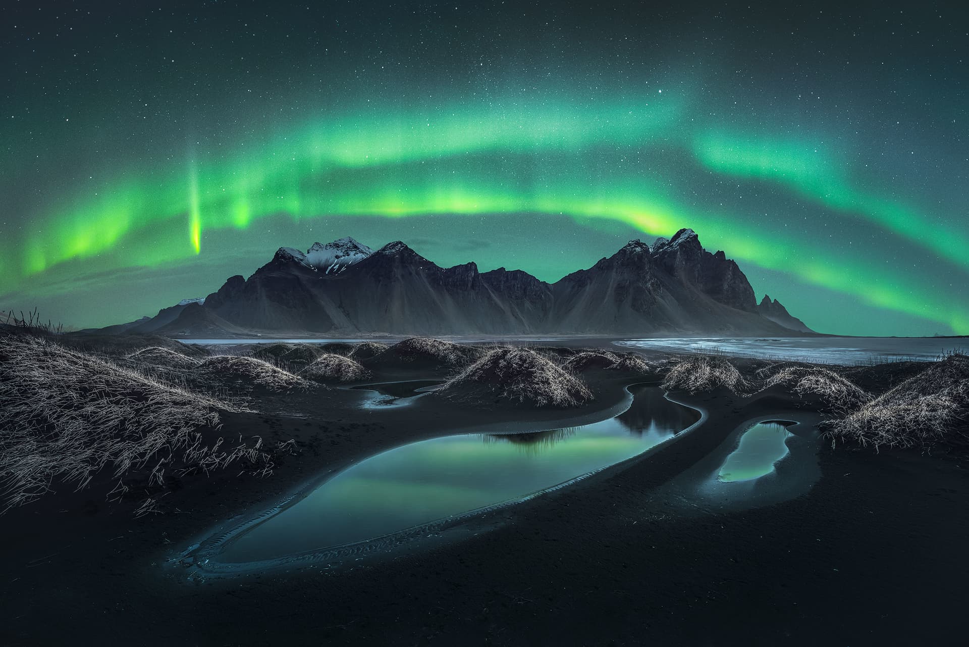 Auroras Boreal en Stokksnes, Islandia