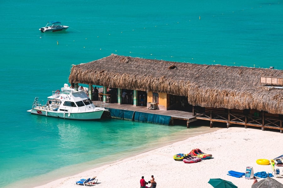Aruba, países del Caribe abiertos a turistas