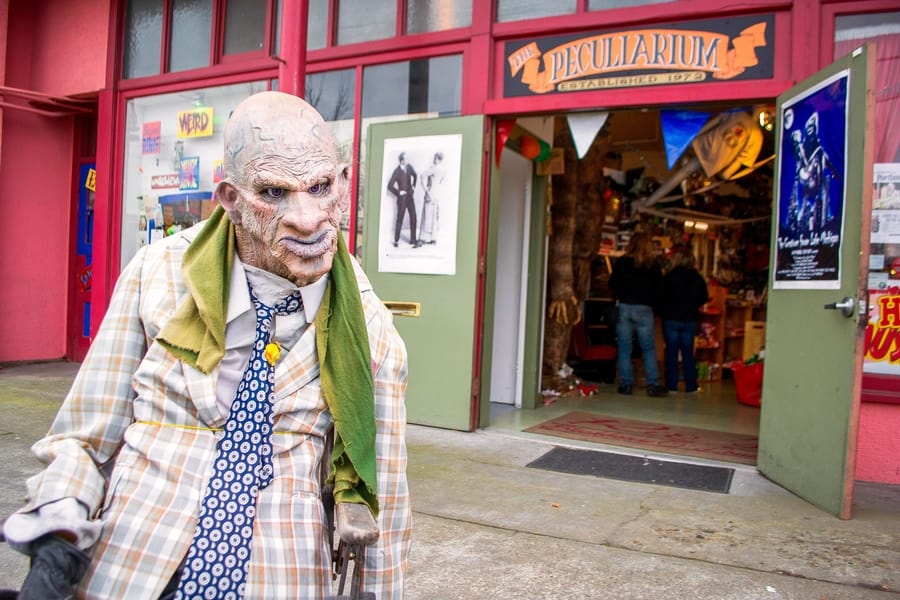 Freakybuttrue Peculiarium, another attraction in Portland