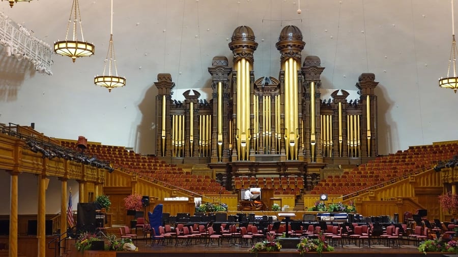 Mormon Tabernacle must-see attraction in Salt Lake City
