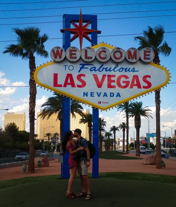 Fabulous Las Vegas sign selfie, romantic things to do in Las Vegas