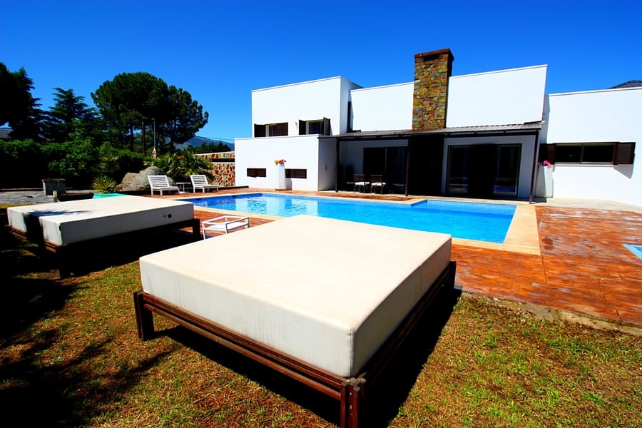 Villa La Roca, casa rural Comunidad de Madrid piscina