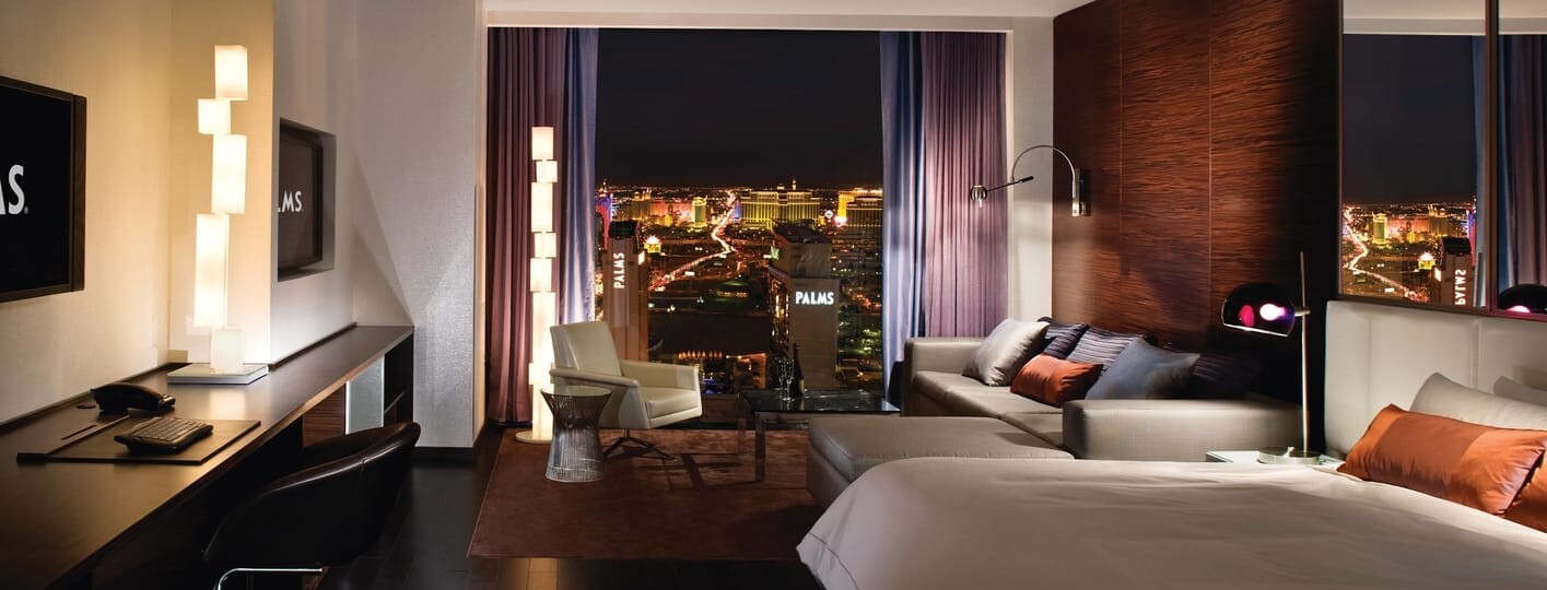 8 Best Las Vegas Hotels with Balcony or Terrace + MAP