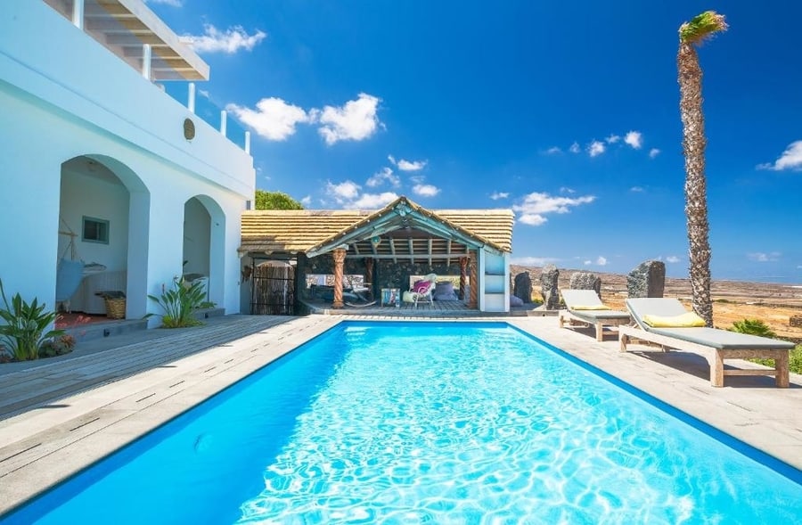 Villa Palacio and Yurt, casas rurales en Lanzarote con piscina