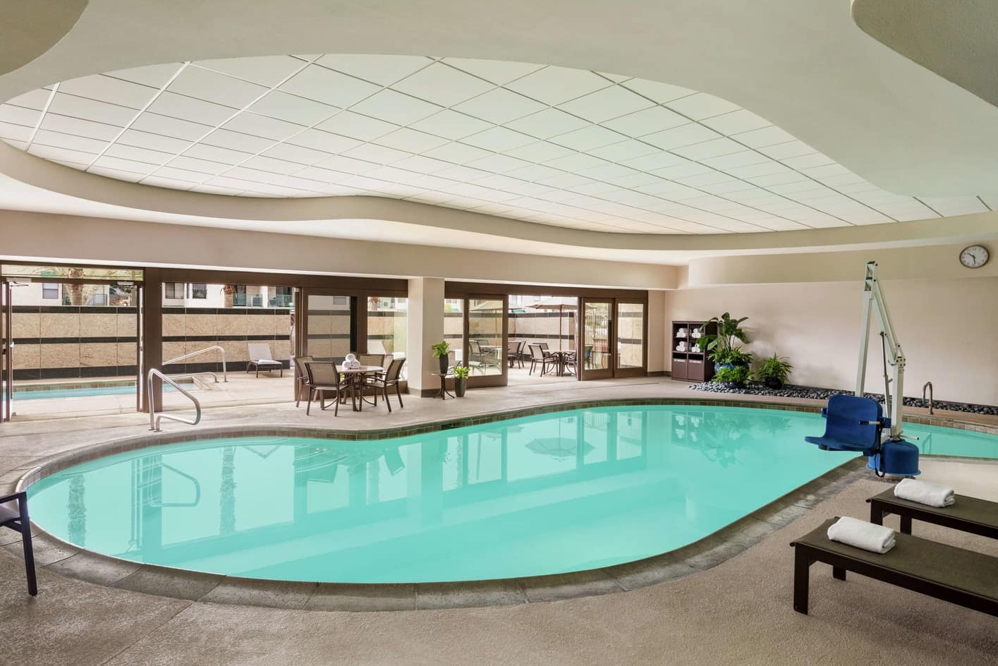 Embassy Suites Convention Center, mejor piscina cubierta de Las Vegas