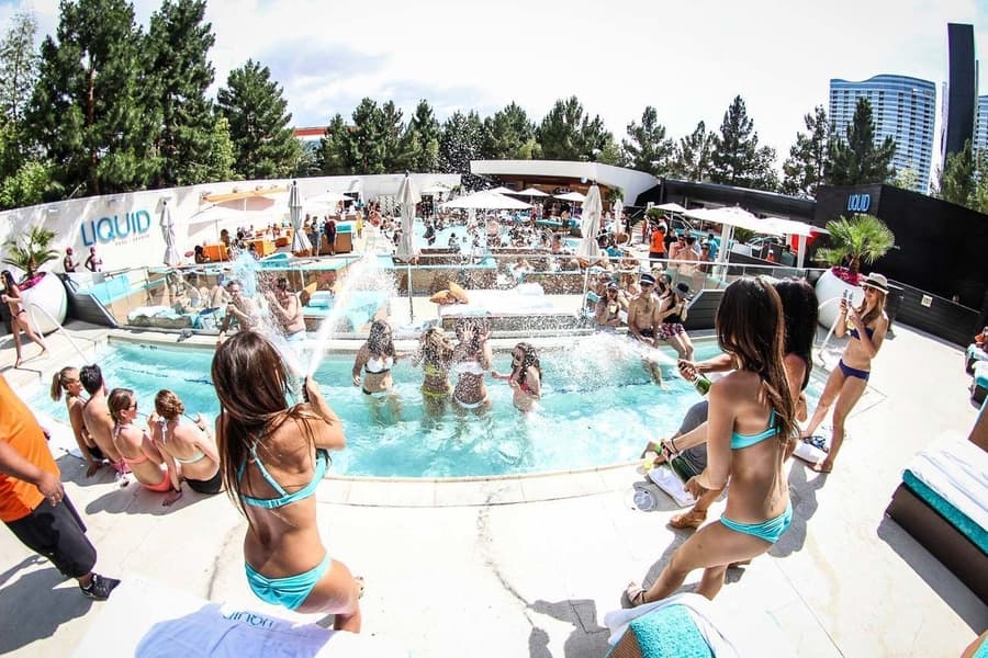 Liquid Pool Lounge at ARIA Resort, piscinas de Las Vegas