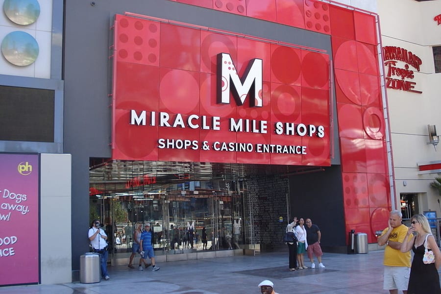 Miracle Mile Shops, uno de los outlets en Las Vegas