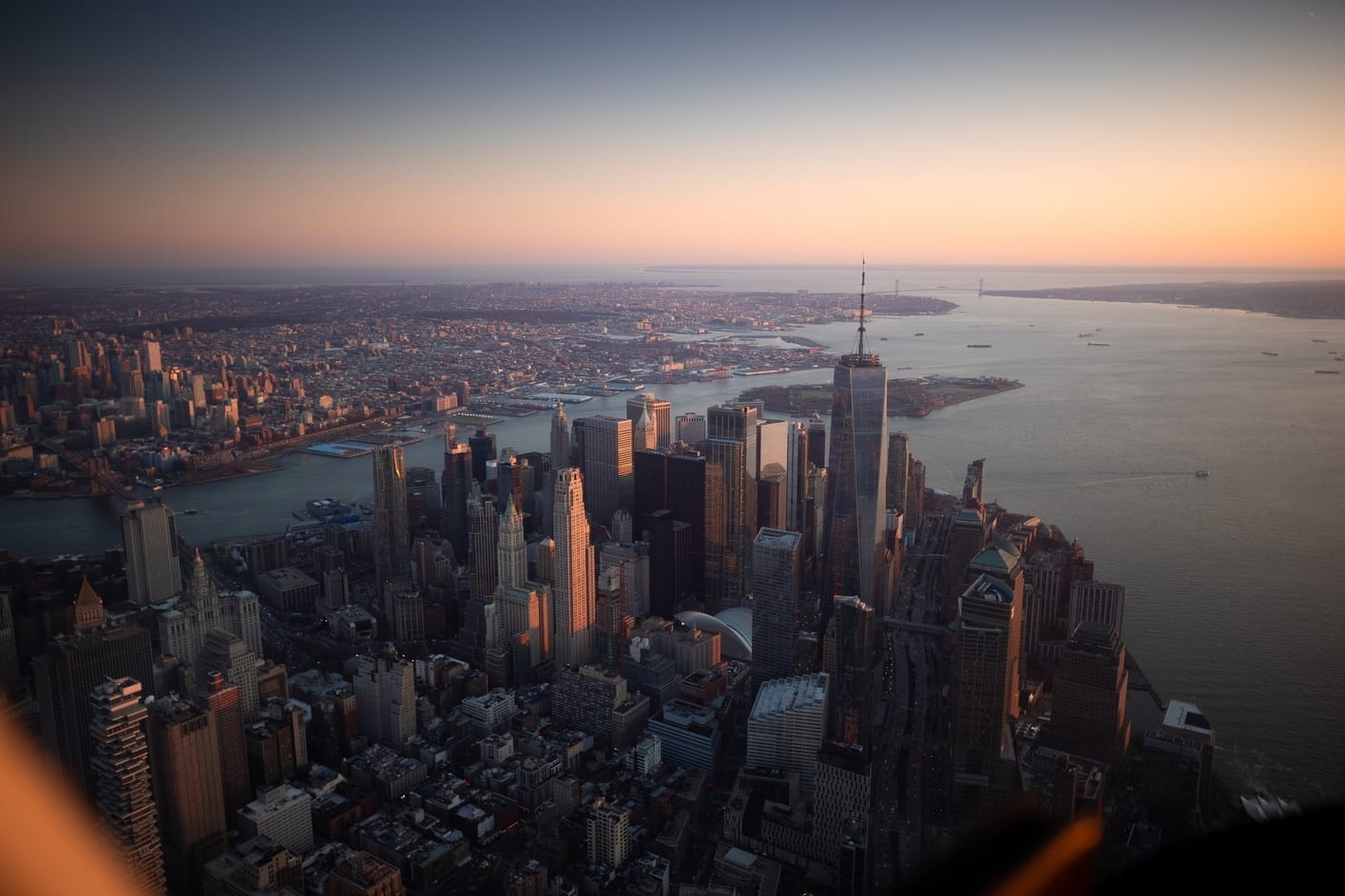 Manhattan skyline, heli-flight over NYC