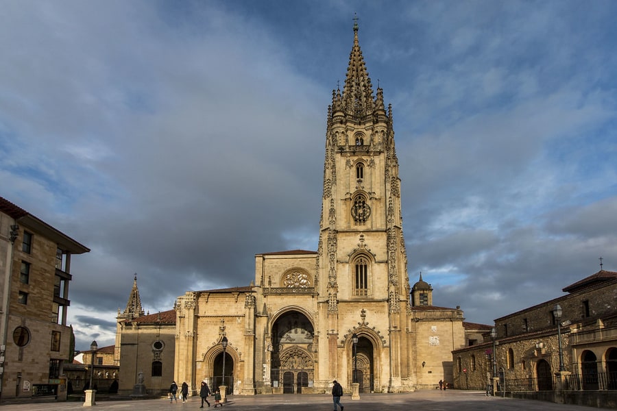 Oviedo, ciudades bonitas y baratas de españa