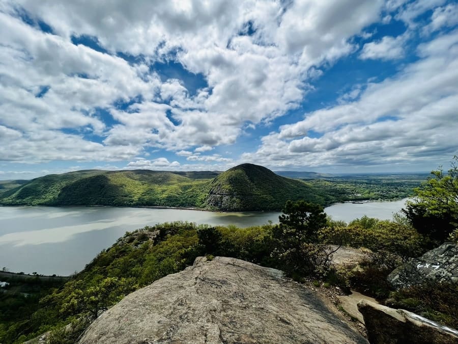 Breakneck Ridge Loop, walking trails near nyc